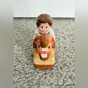 Klip Klop Belle in blue and white dress horse